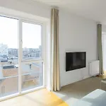 Luxurios 3-Bed W Balcony And Great Views